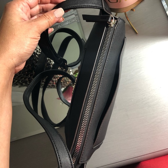 Kenneth Cole REACTION - Crossbody Bags - Picture 5 of 8